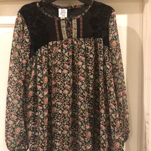 Ivy Jane women’s high/low top